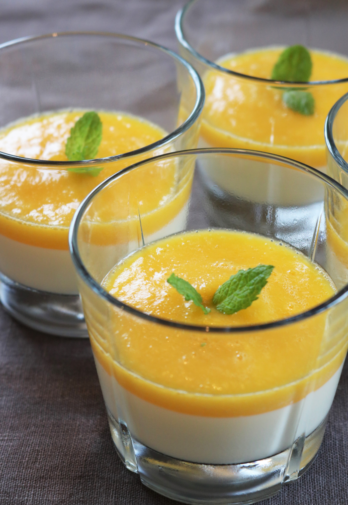 Panna Cotta med Mango & Ananas coulis