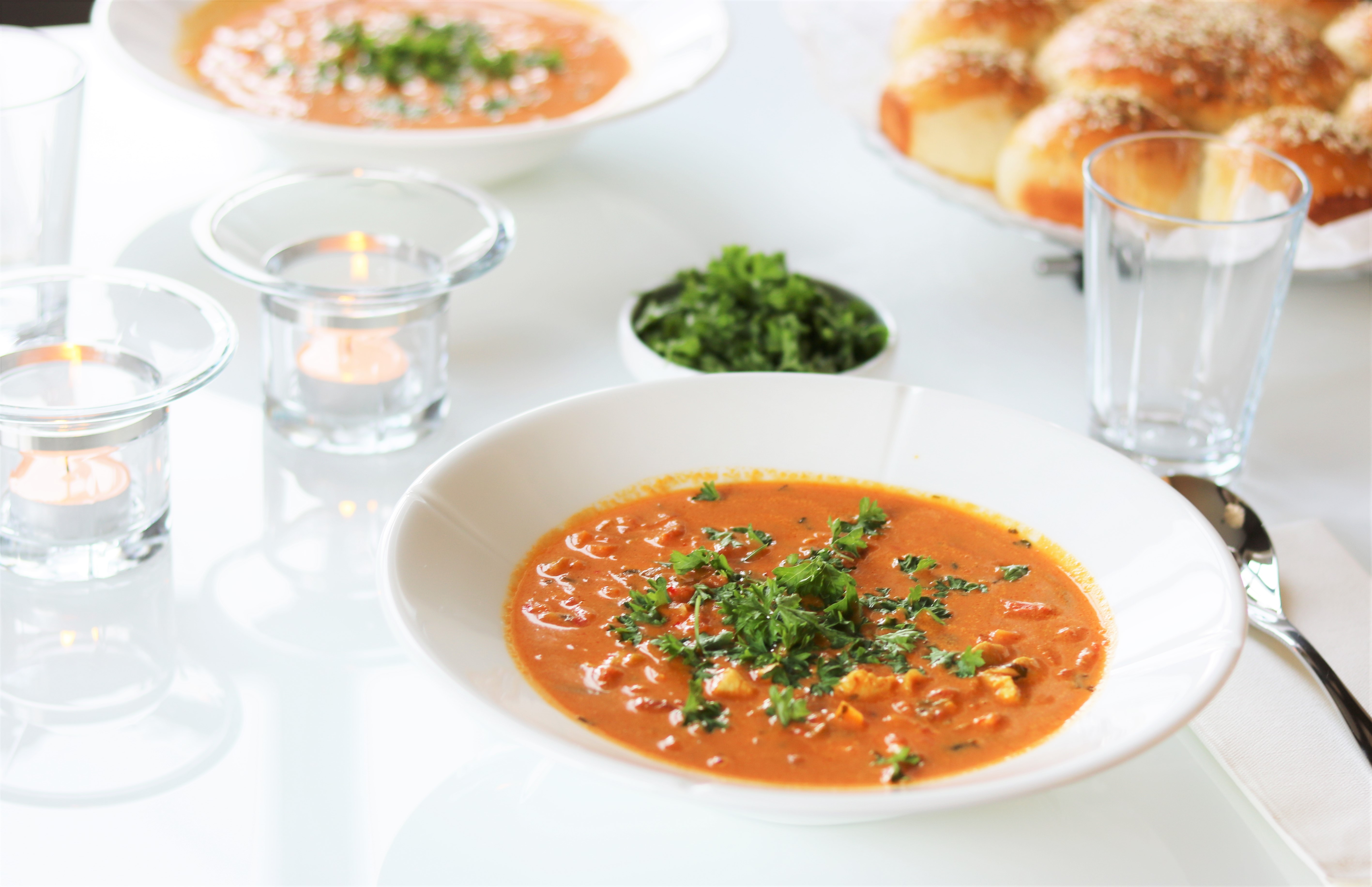 Spicy kyllingsuppe med brytebrød